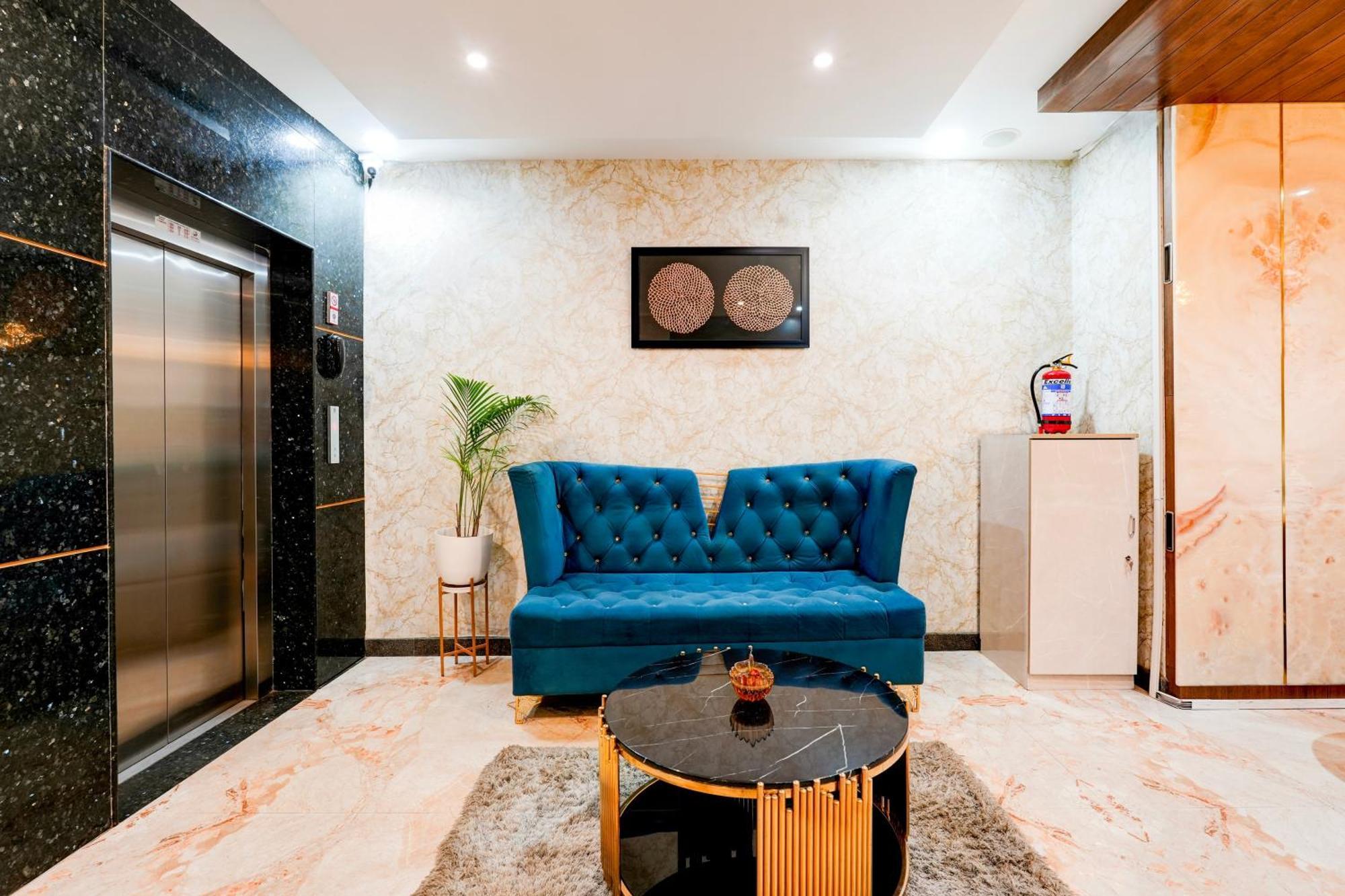 Super Townhouse Oak Aecs Formerly Bangalore Times Exteriér fotografie