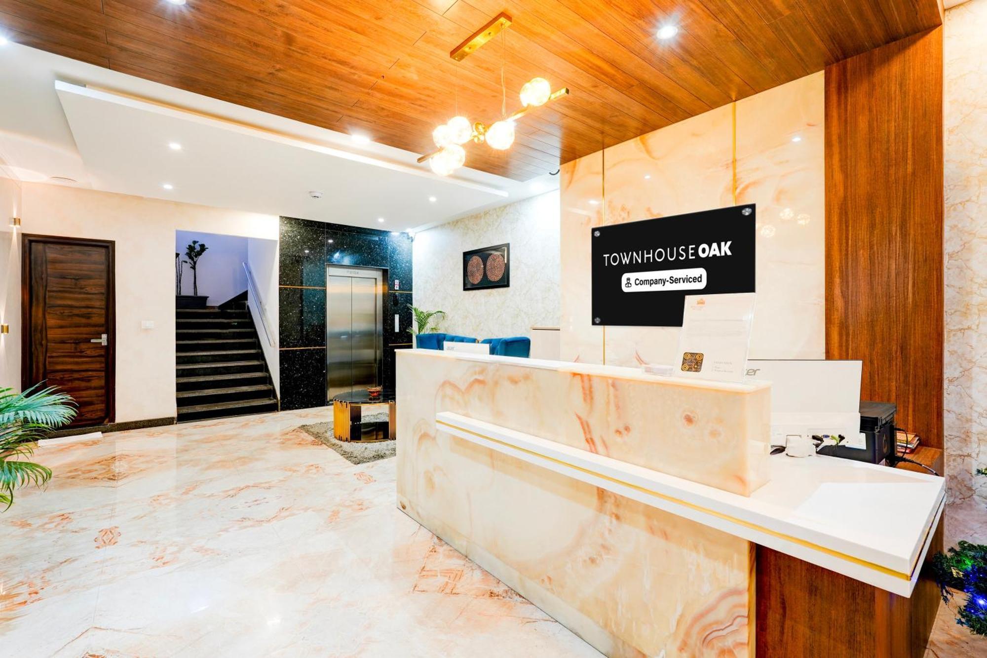 Super Townhouse Oak Aecs Formerly Bangalore Times Exteriér fotografie