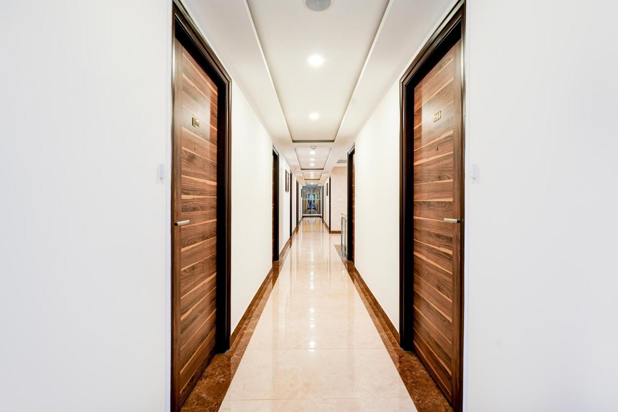 Super Townhouse Oak Aecs Formerly Bangalore Times Exteriér fotografie