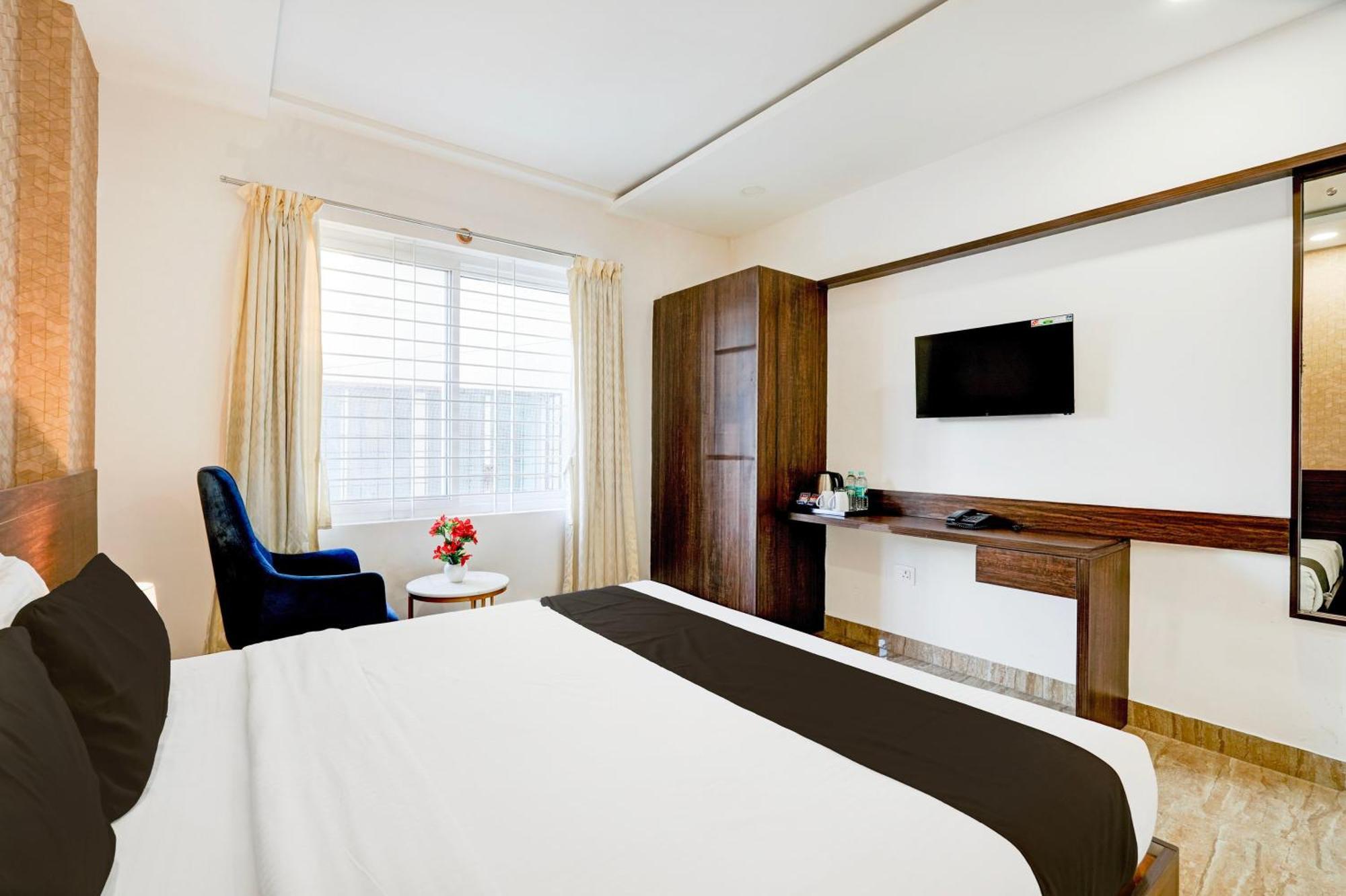 Super Townhouse Oak Aecs Formerly Bangalore Times Exteriér fotografie