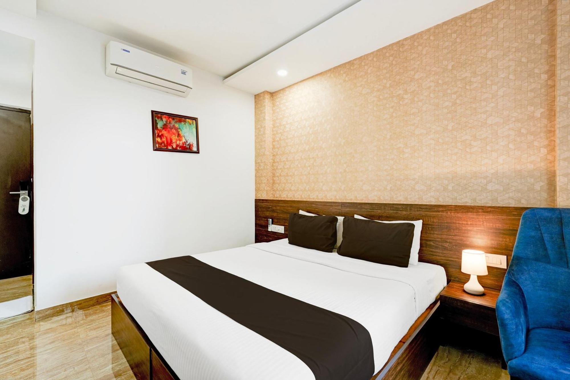 Super Townhouse Oak Aecs Formerly Bangalore Times Exteriér fotografie